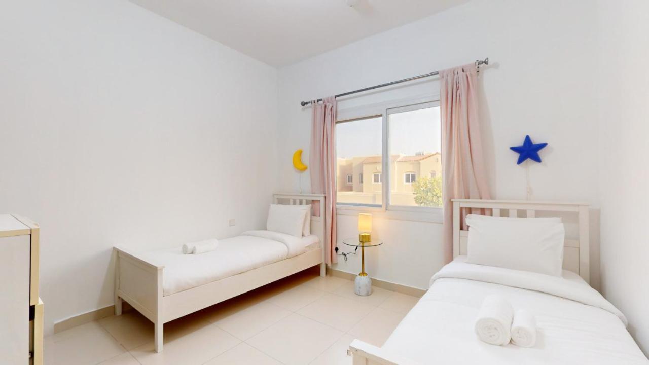 Bella Casa At Serena - Peaceful Three Bed Villa Дубай Екстериор снимка