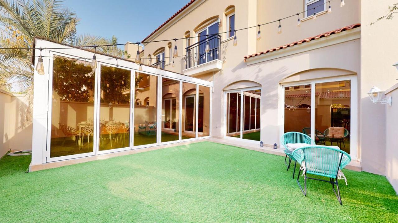 Bella Casa At Serena - Peaceful Three Bed Villa Дубай Екстериор снимка