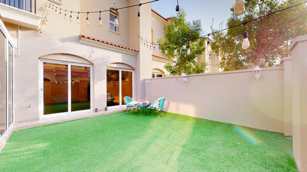 Bella Casa At Serena - Peaceful Three Bed Villa Дубай Екстериор снимка