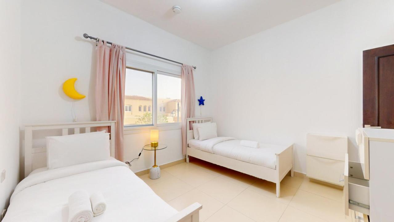 Bella Casa At Serena - Peaceful Three Bed Villa Дубай Екстериор снимка