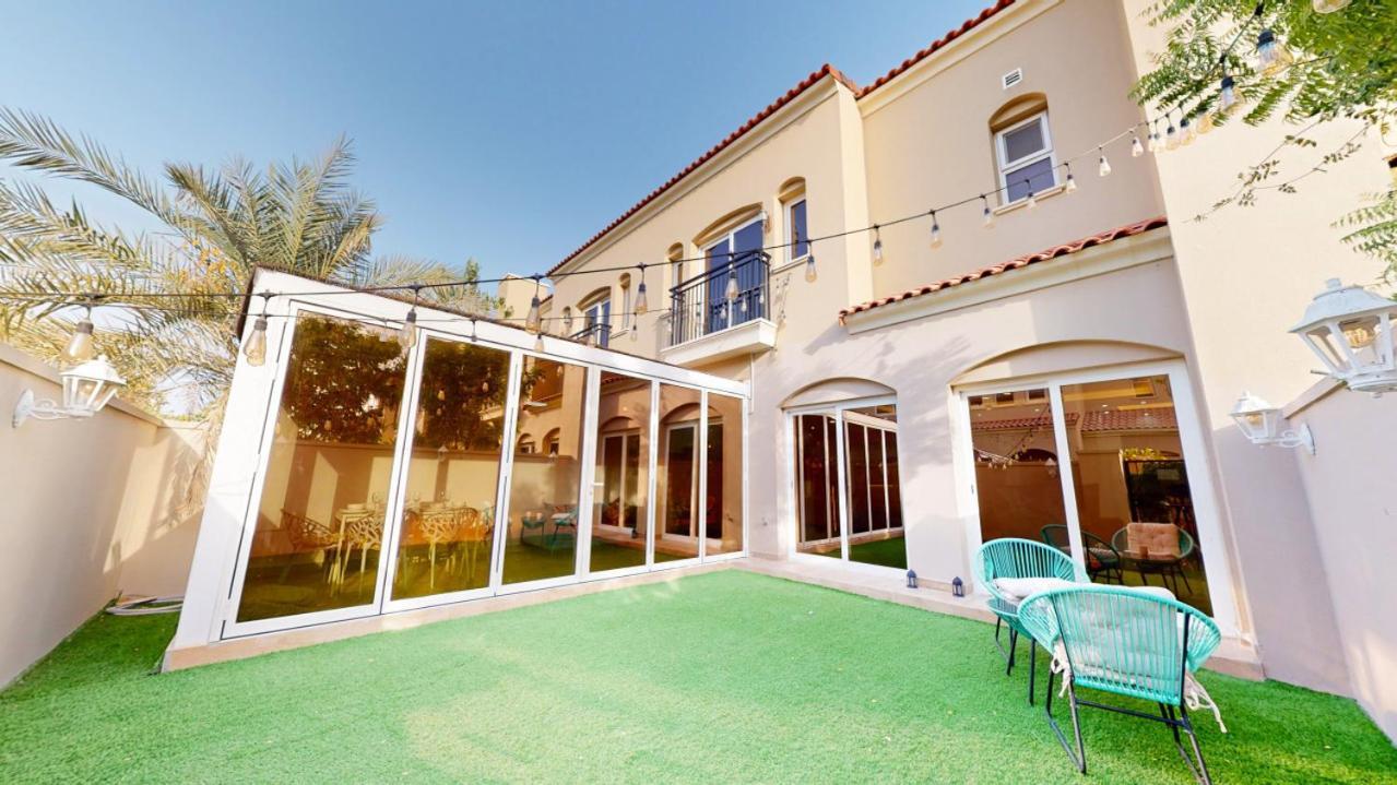 Bella Casa At Serena - Peaceful Three Bed Villa Дубай Екстериор снимка