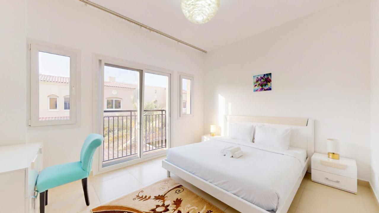 Bella Casa At Serena - Peaceful Three Bed Villa Дубай Екстериор снимка