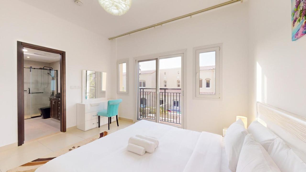 Bella Casa At Serena - Peaceful Three Bed Villa Дубай Екстериор снимка